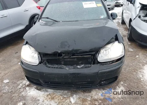 2009 Volkswagen Rabbit S z USA, uszkodzony, nr VIN WVWDA71K09W065819